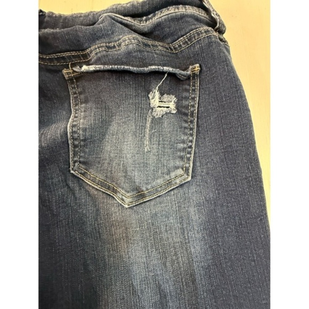 SO Heritage Distressed Dark Wash Denim Capris Cropped Jeans Size 15 - Picture 6 of 10
